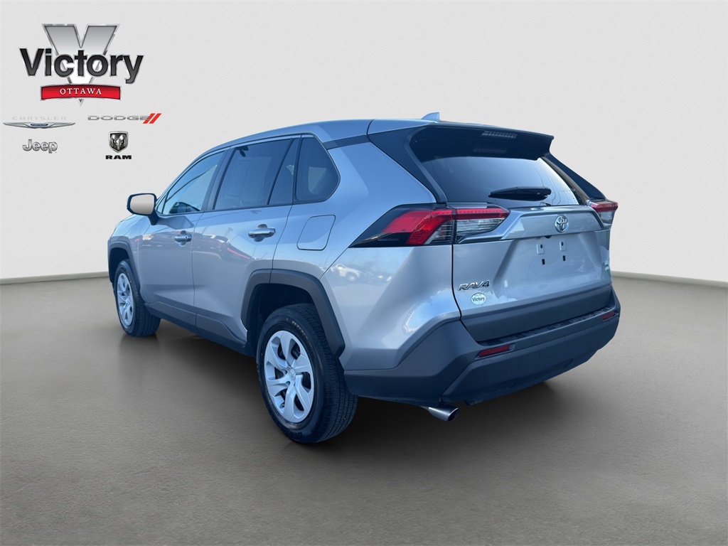2024 Toyota RAV4 LE photo 4