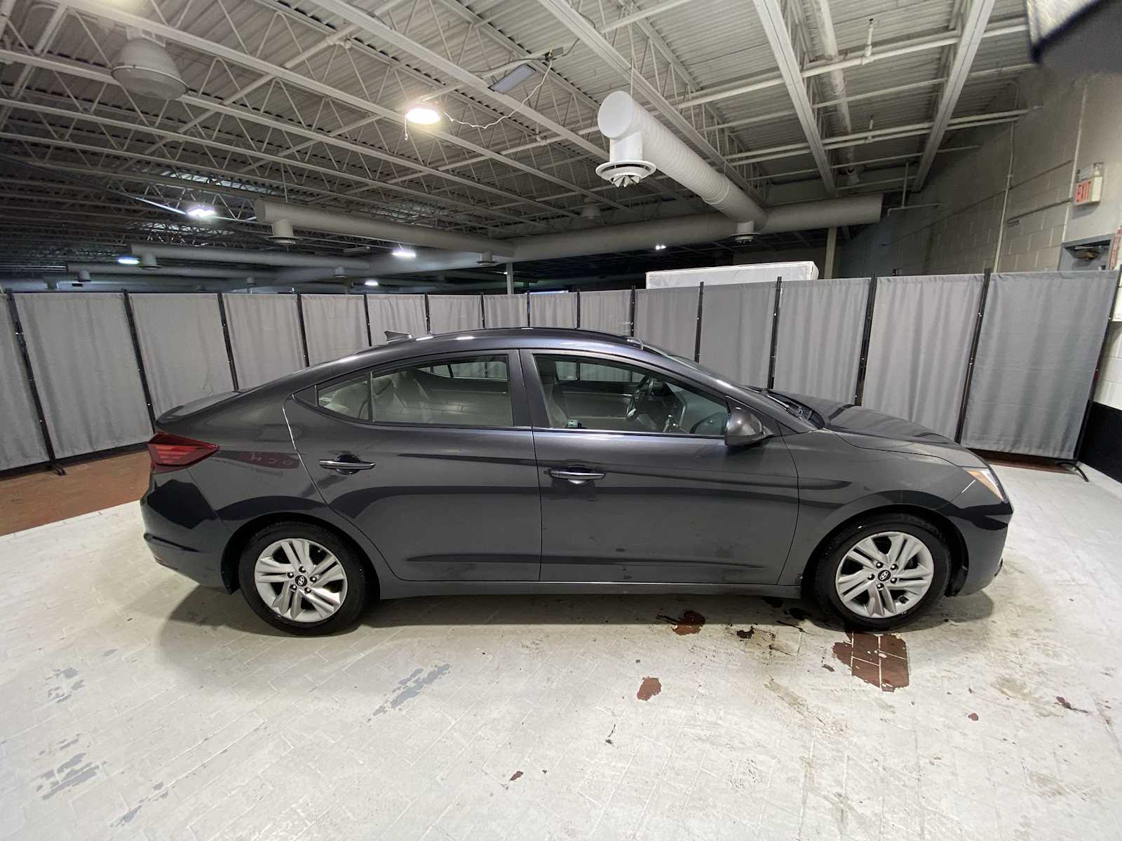 2020 Hyundai Elantra SEL photo 24