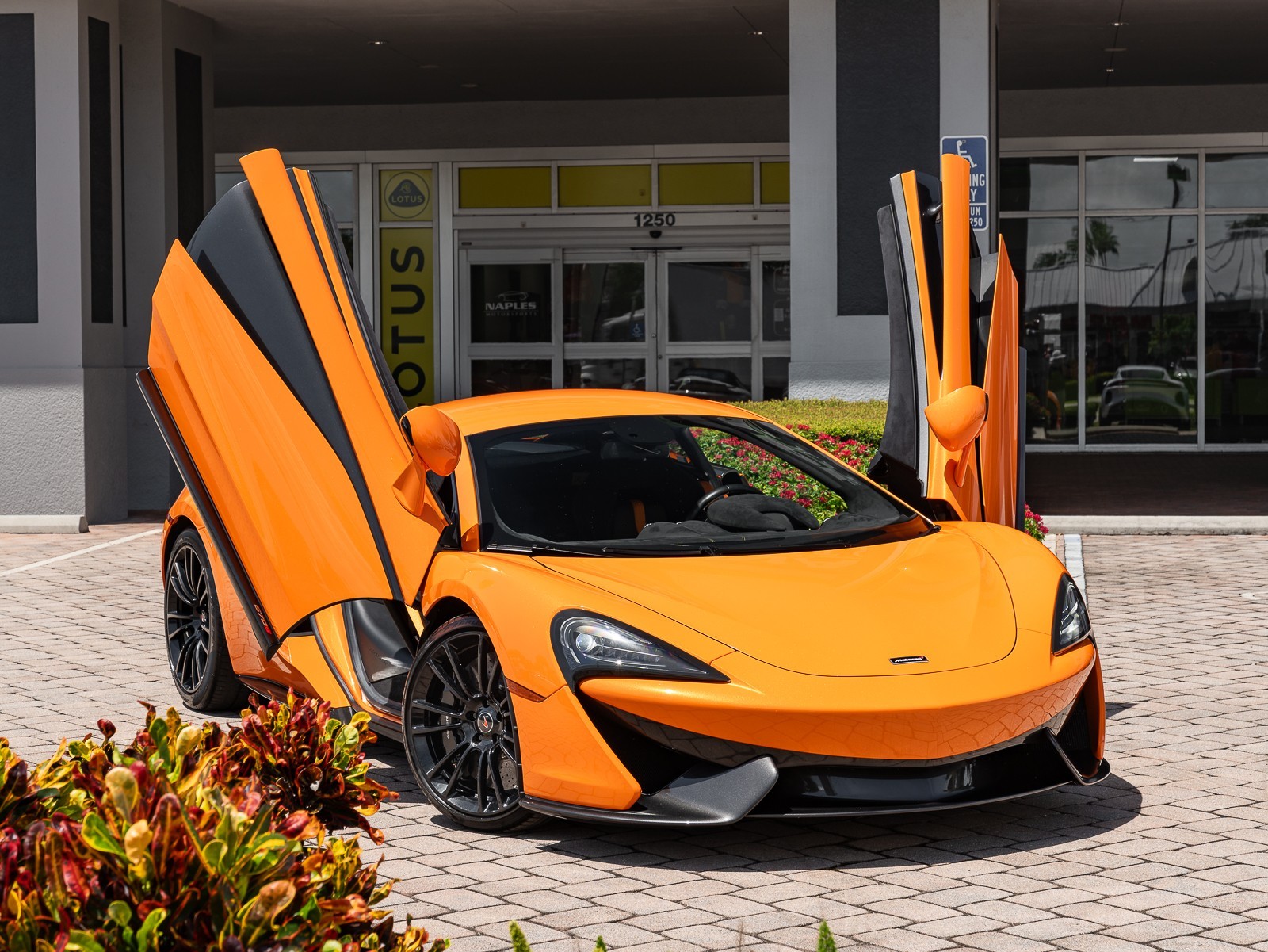 2016 Mclaren 570S Coupe S photo 11