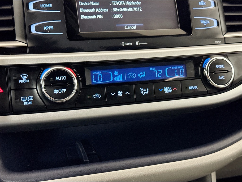 2014 Toyota Highlander LE Plus photo 31