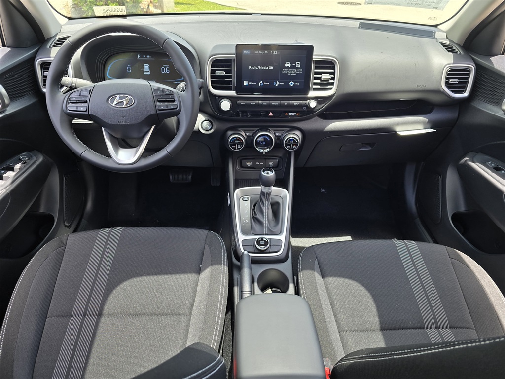 2026 Hyundai Venue SEL photo 4