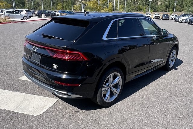 2023 Audi Q8 55 Premium photo 3