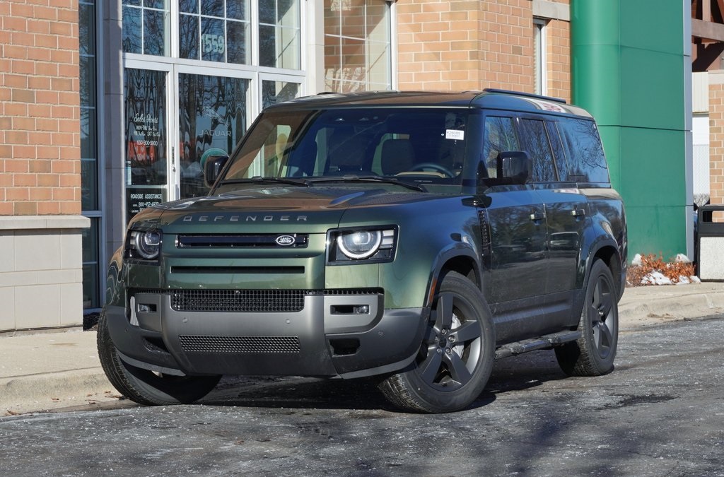 2026 Land Rover Defender S's photo