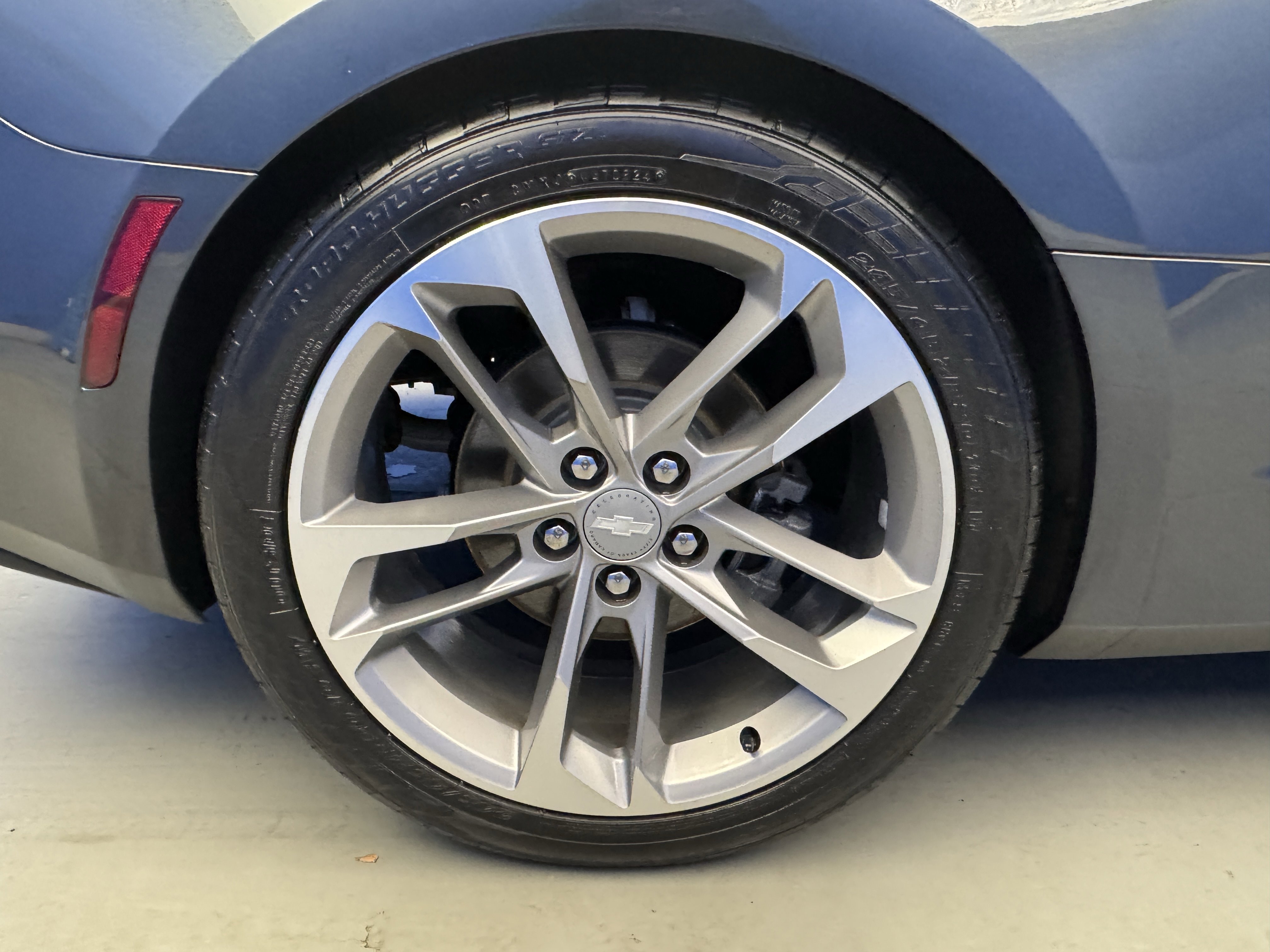 2017 Chevrolet Camaro 2LT photo 2