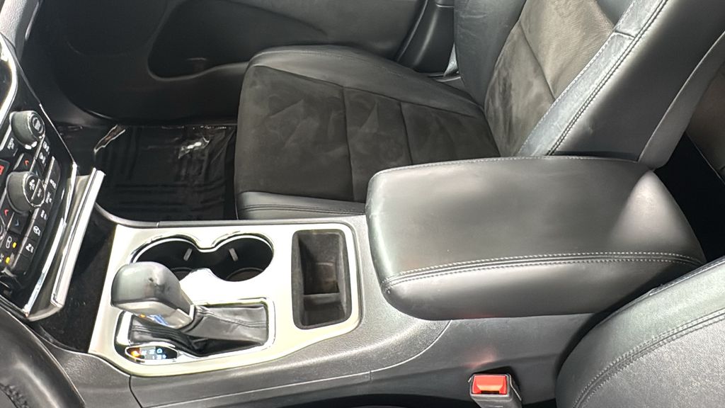 2019 Jeep Grand Cherokee Altitude photo 32
