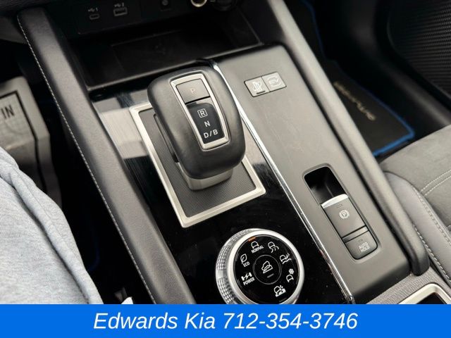 2023 Mitsubishi Outlander PHEV SE photo 23