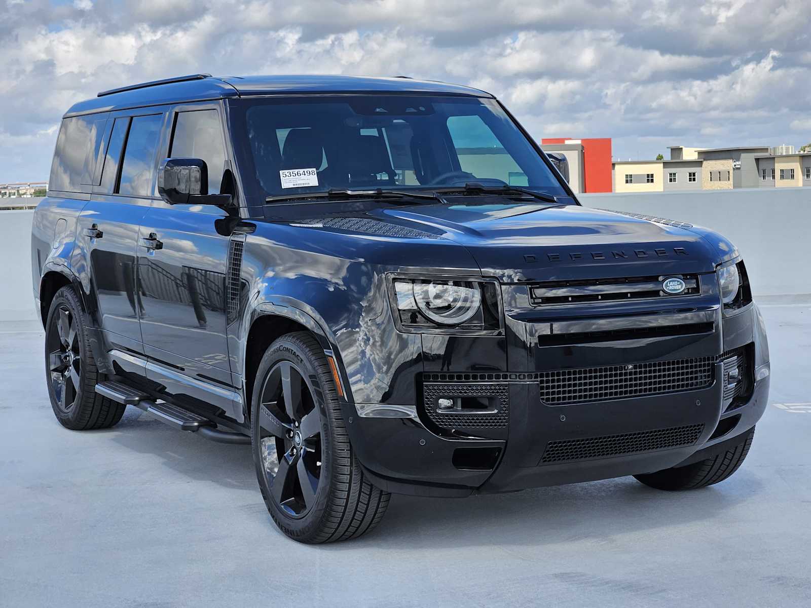 2025 Land Rover Defender 130 X-Dynamic SE photo 3