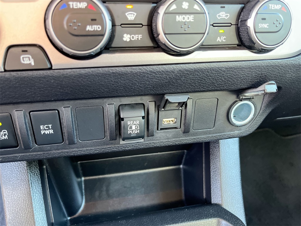 2021 Toyota Tacoma SR5 photo 30