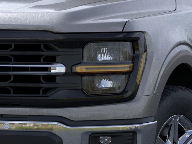 2025 Ford F-150 XLT photo 16