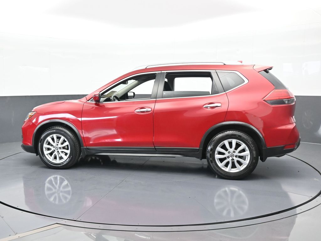 2017 Nissan Rogue SV photo 3