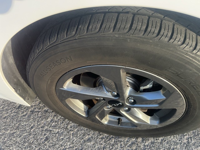 2022 Kia K5 LXS photo 2