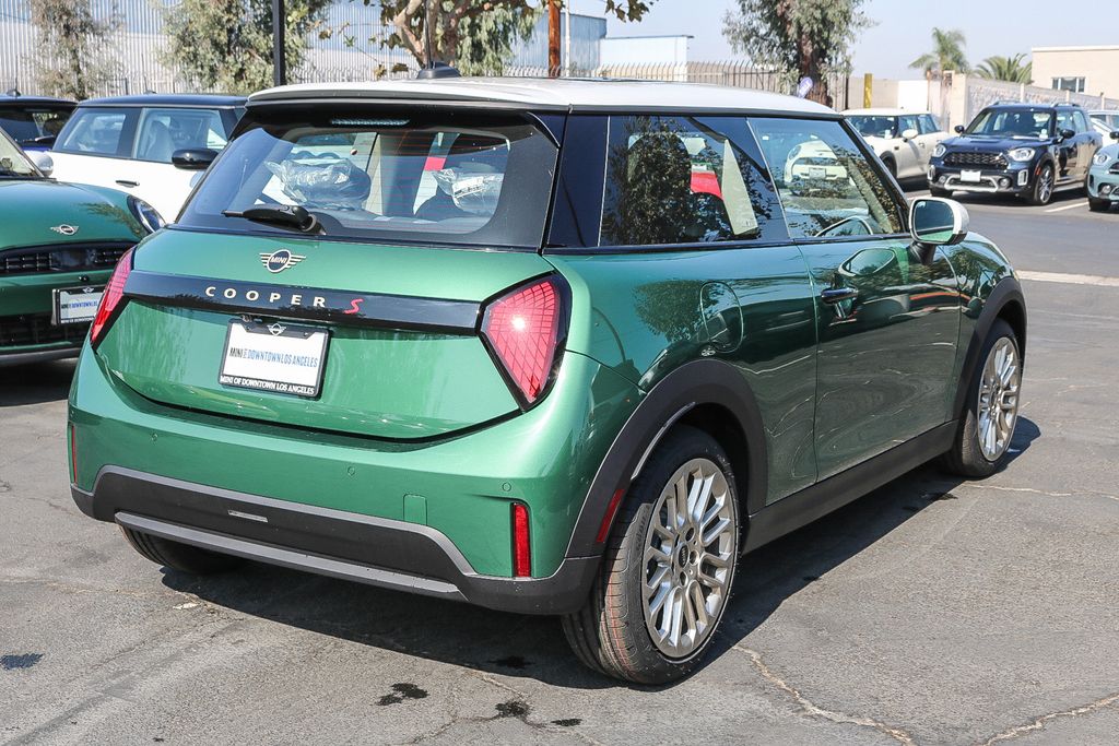 2025 Mini Cooper 2 Door Hardtop Signature photo 8