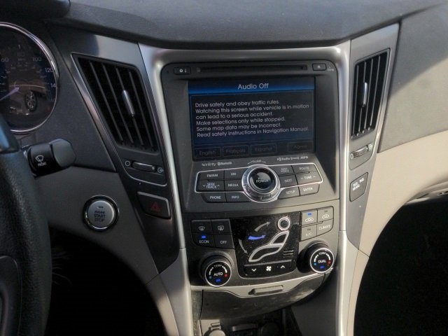 2012 Hyundai Sonata Hybrid Base photo 7