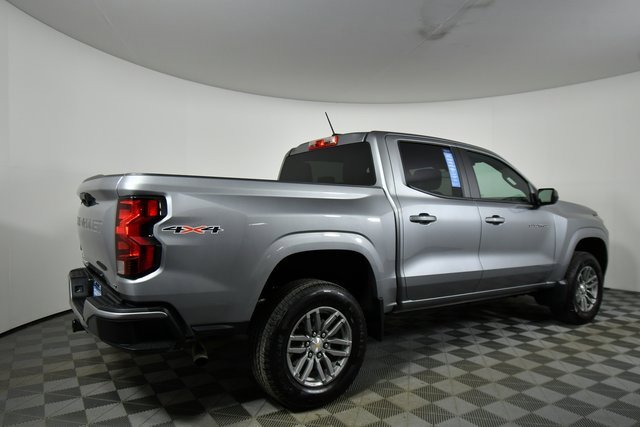 2024 Chevrolet Colorado LT photo 9