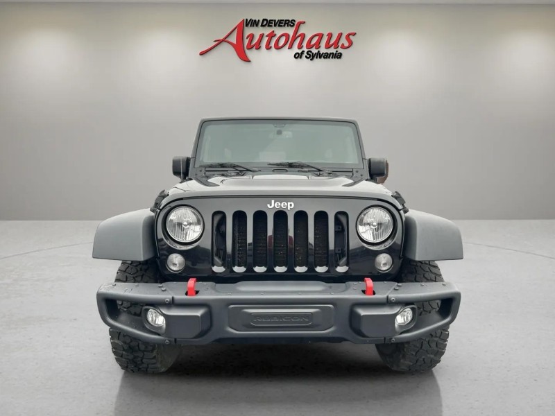 2016 Jeep Wrangler Unlimited Rubicon photo 2