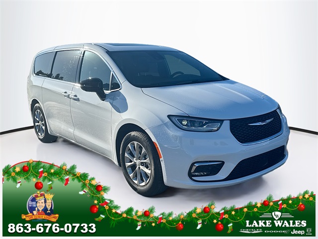 2026 Chrysler Pacifica Limited's photo