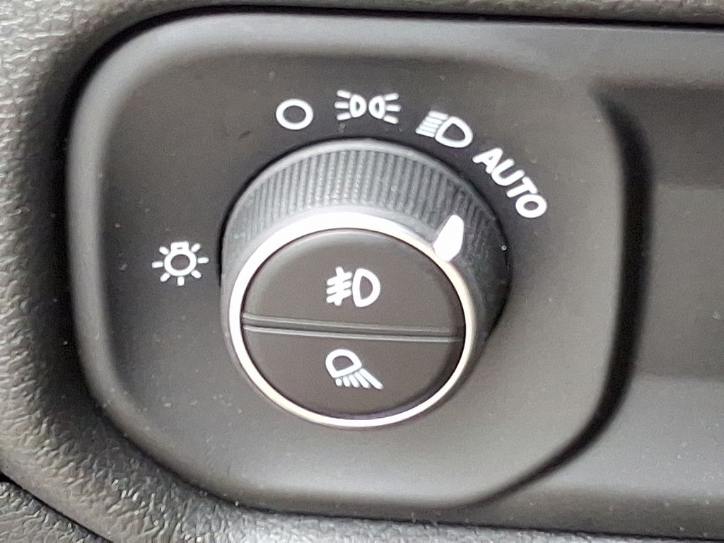2025 Ram 1500 Tradesman photo 16