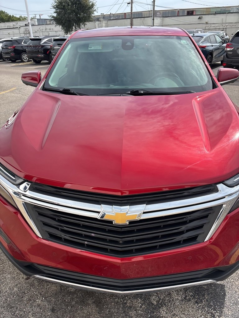 2022 Chevrolet Equinox LT photo 2