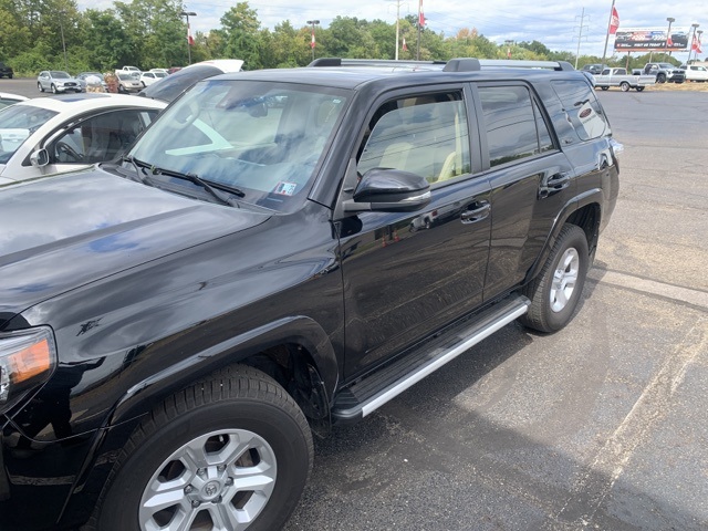 2022 Toyota 4Runner SR5 Premium photo 3