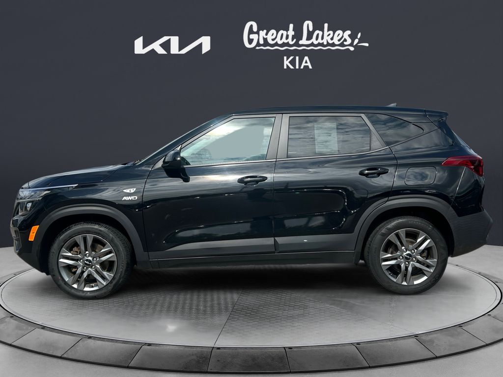 2023 Kia Seltos LX photo 3