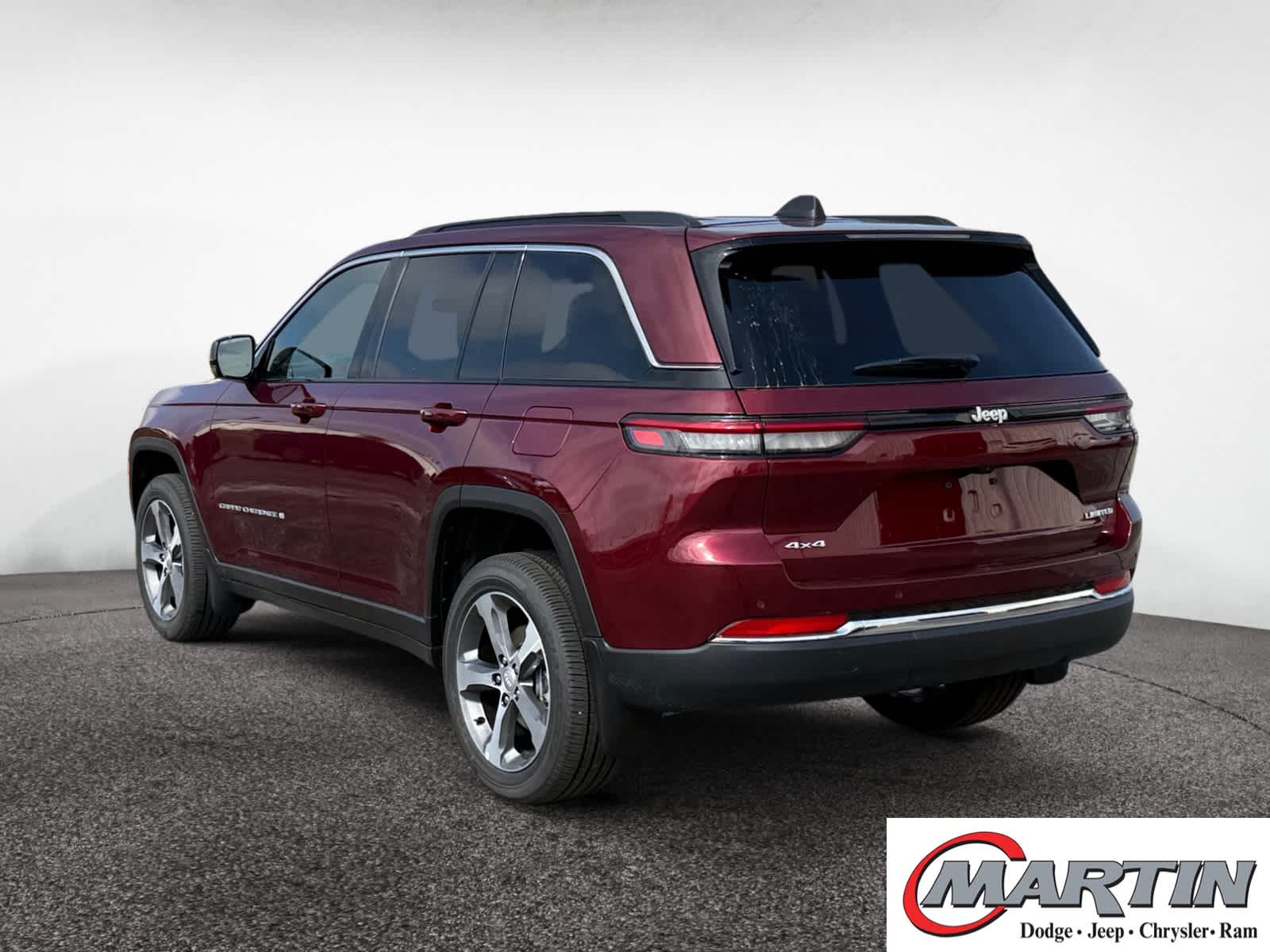 2025 Jeep Grand Cherokee Limited photo 3