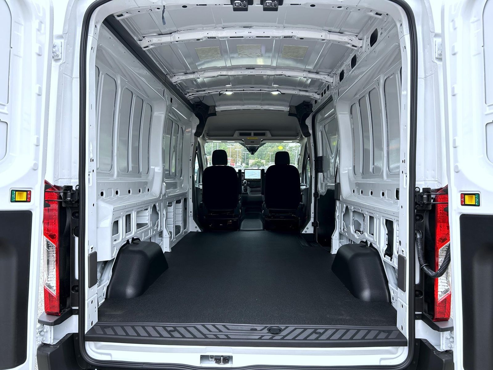 2025 Ford Transit Cargo XL photo 8
