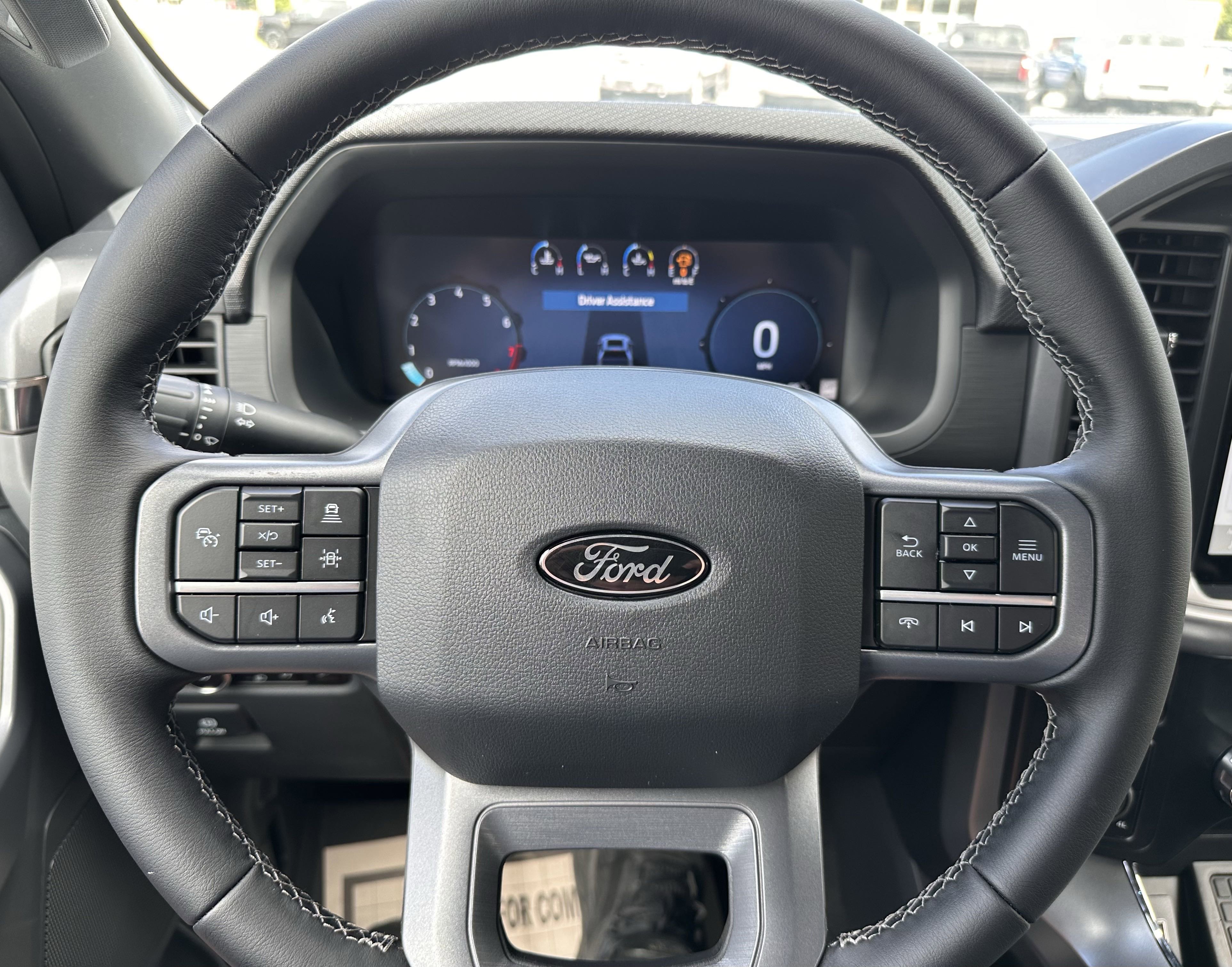 2025 Ford F-150 XLT photo 6