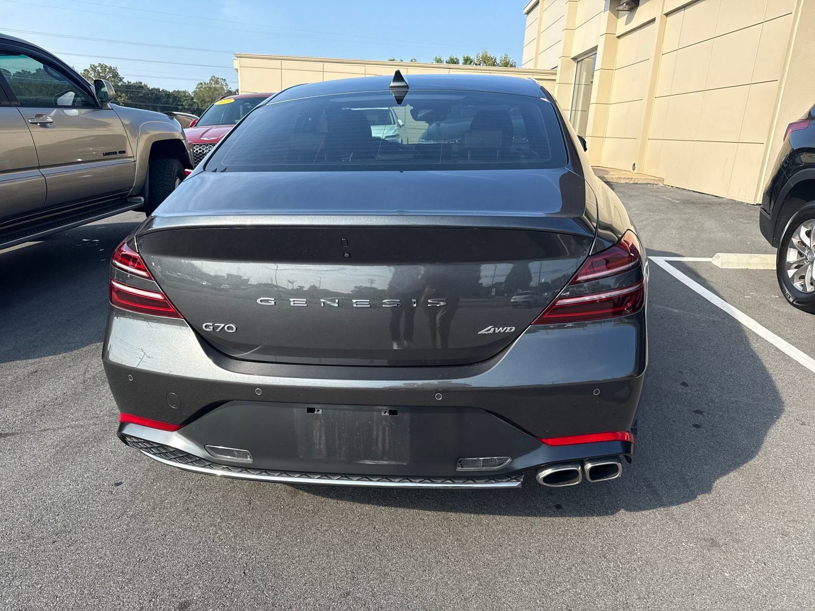 2023 Genesis G70 2.0T photo 6