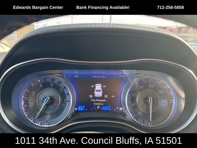 2020 Chrysler 300 Touring photo 15