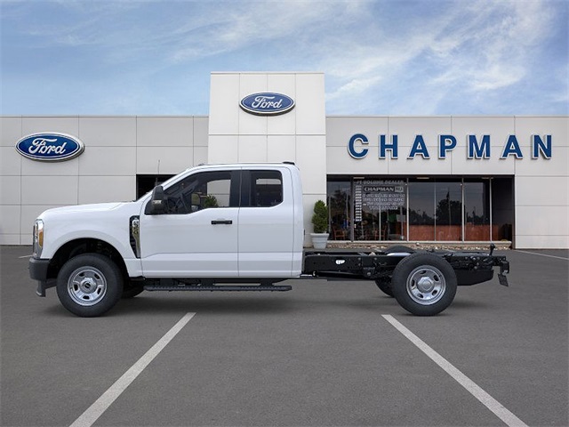 2025 Ford F-350 XL photo 2