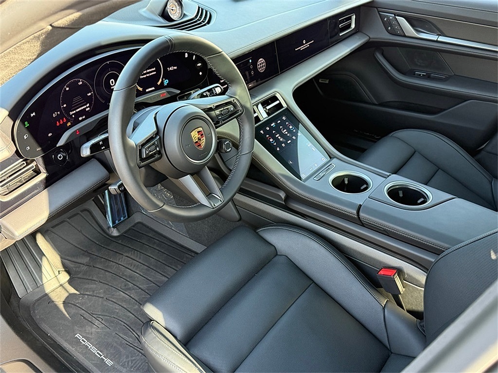 2024 Porsche Taycan Turbo S photo 3