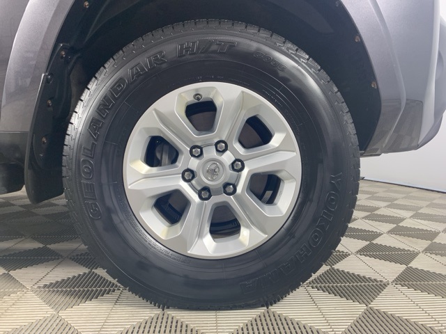 2019 Toyota 4Runner SR5 Premium photo 9