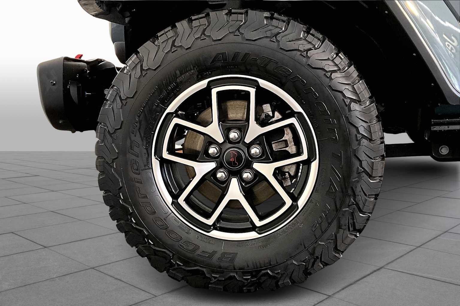 2024 Jeep Wrangler Rubicon X photo 9