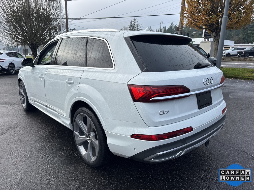 2021 Audi Q7 55 Prestige photo 4