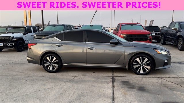 Used 2022 Nissan Altima SV with VIN 1N4BL4DV6NN371435 for sale in Brownsville, TX