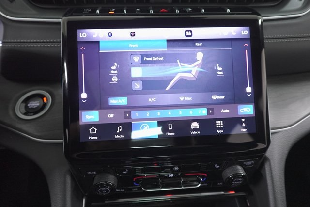 2025 Jeep Grand Cherokee Limited photo 18