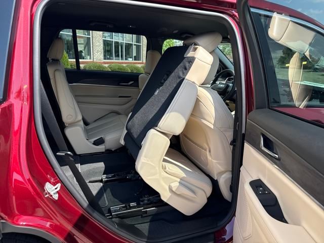 2025 Jeep Grand Cherokee Limited photo 22