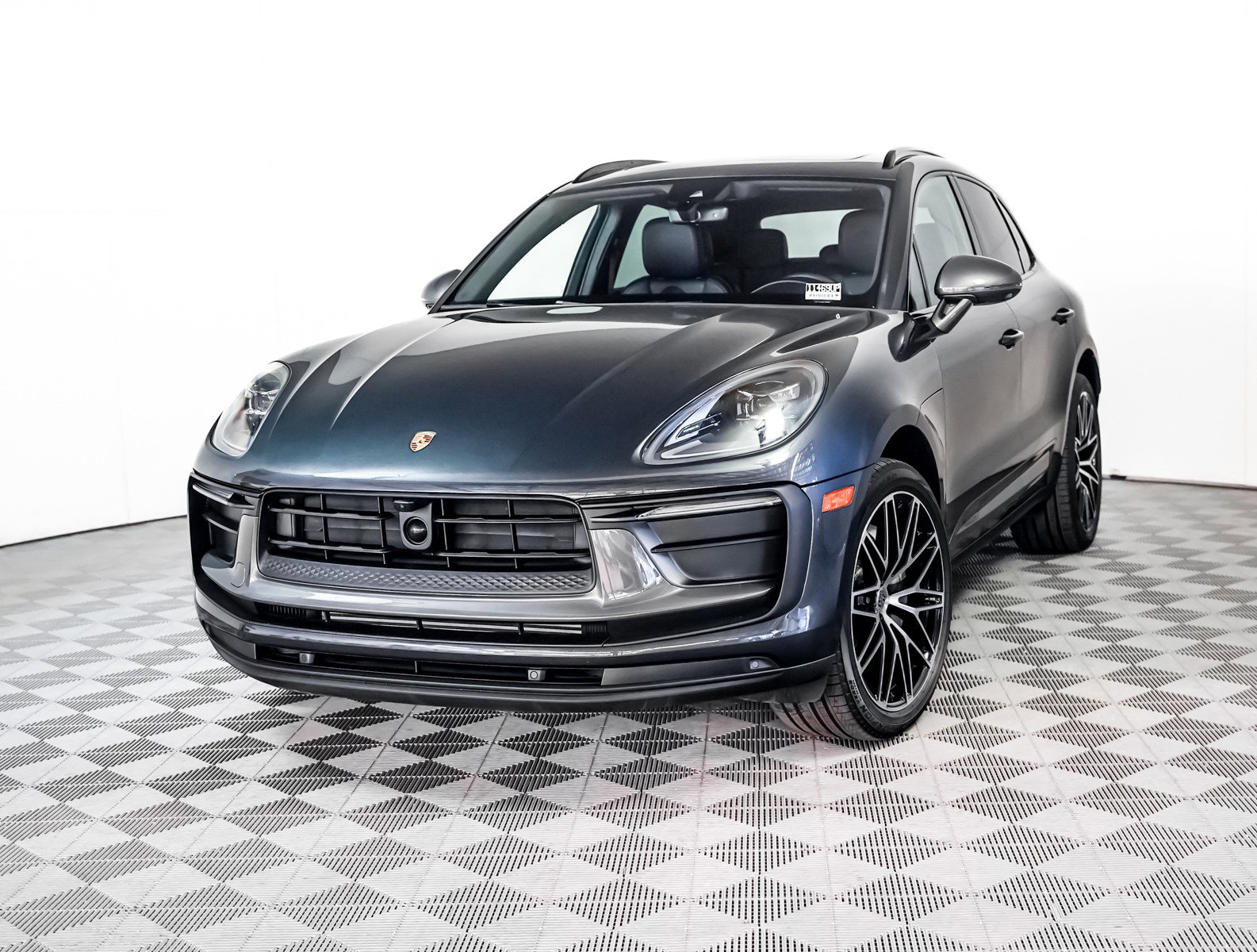 2024 Porsche Macan T