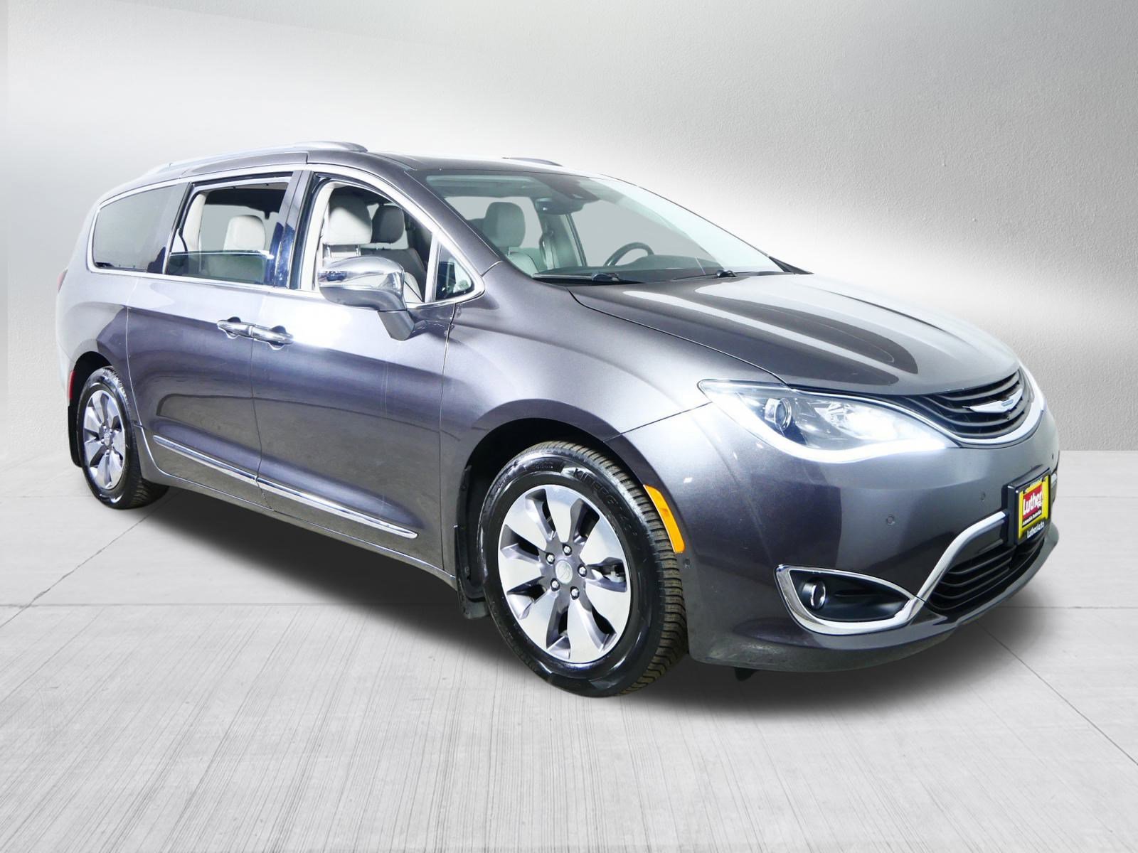2018 Chrysler Pacifica Hybrid Limited