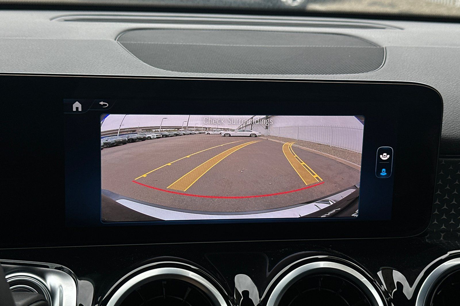 2025 Mercedes Benz GLB 250 photo 13