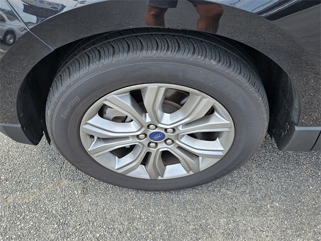 2022 Ford Edge Titanium photo 11
