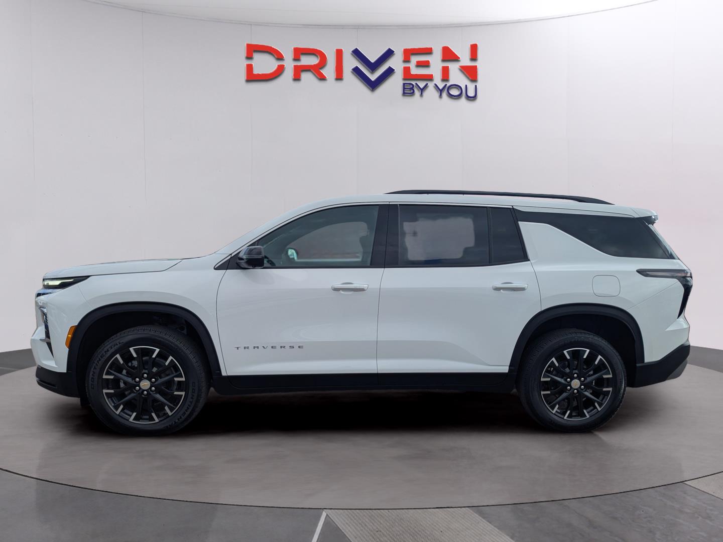 2026 Chevrolet Traverse photo 2