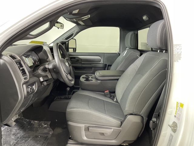 2024 Ram 2500 Tradesman photo 3