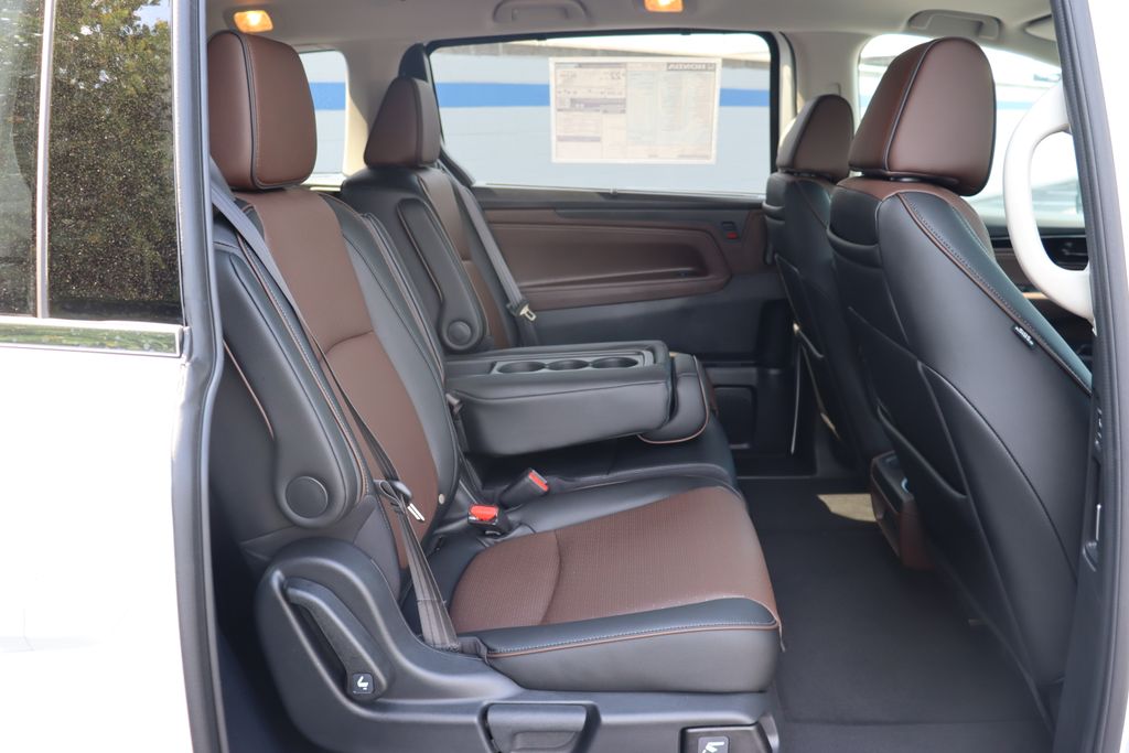 2026 Honda Odyssey Elite photo 13