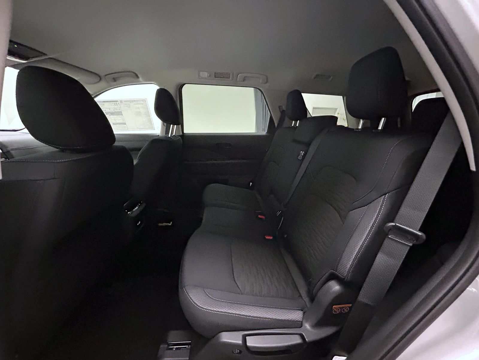 2025 Nissan Pathfinder SV photo 11