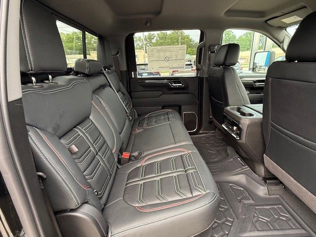 2025 Chevrolet Silverado 2500HD LT photo 15