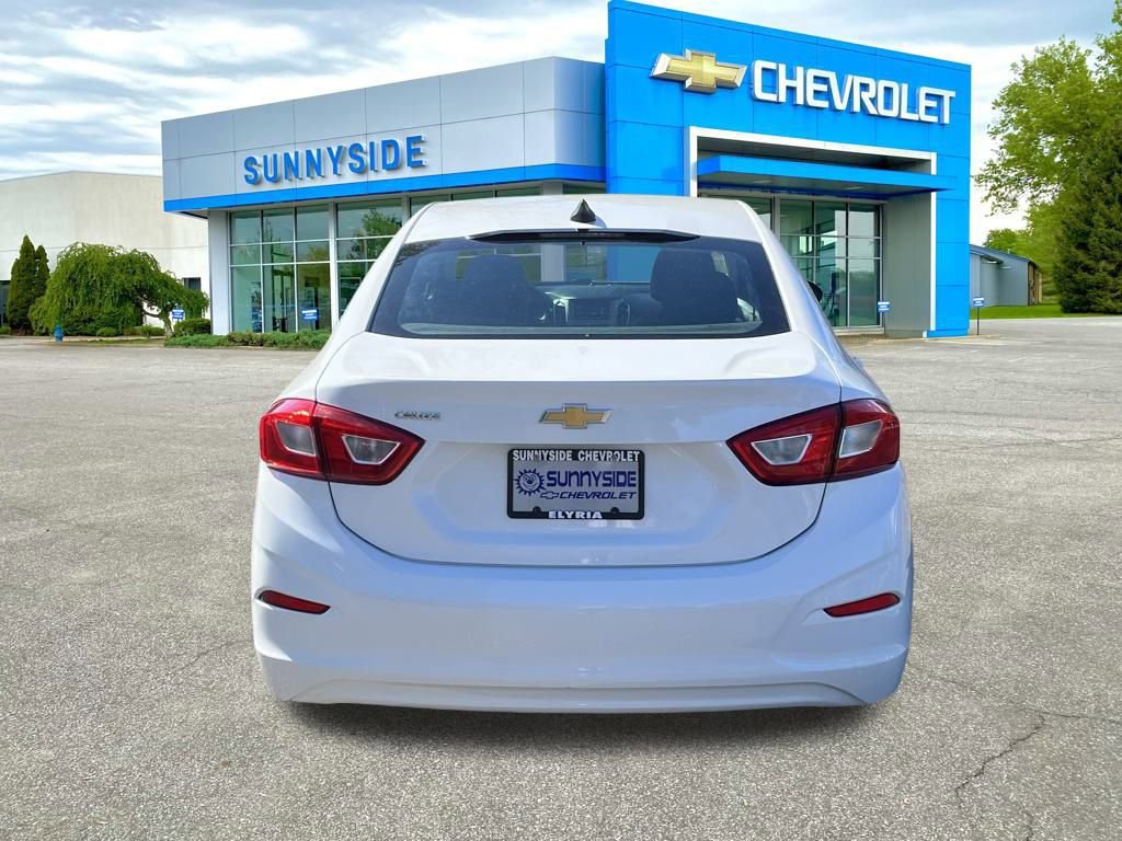 2018 Chevrolet Cruze L photo 3