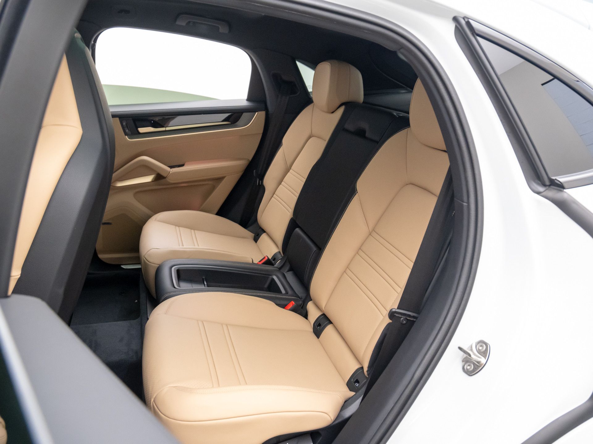 2025 Porsche Cayenne Coupe S photo 12