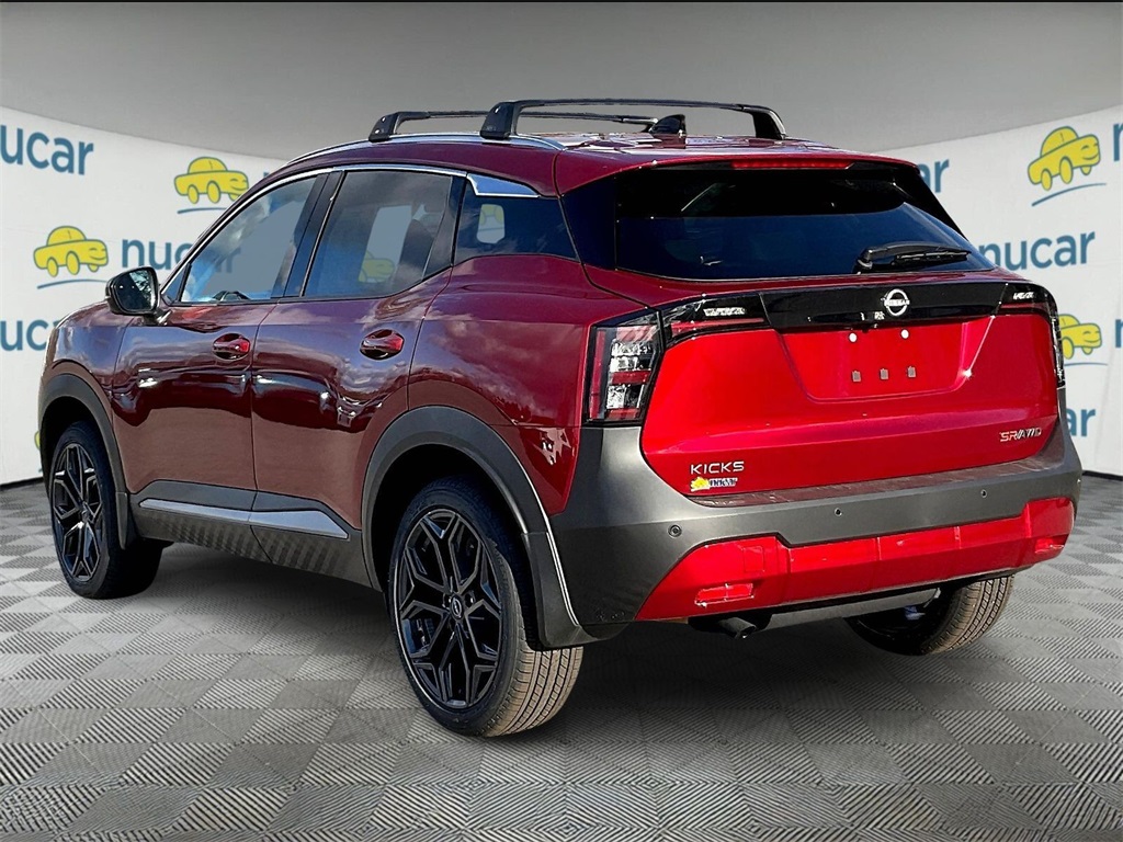 2026 Nissan Kicks SR photo 2