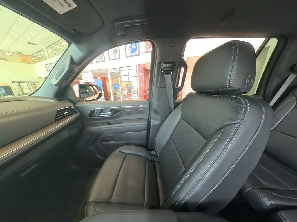 2025 Chevrolet Tahoe LS photo 25